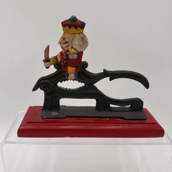 Vintage Cast Iron Christmas Solider Nutcracker Midwest Importers - Picture 1 of 7
